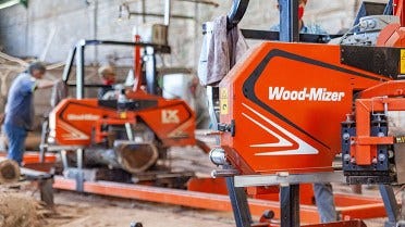 Indonēzijā veco zāģēšanas iekārtu vietā nāk mūsdienīgs zāģēšanas aprīkojums
